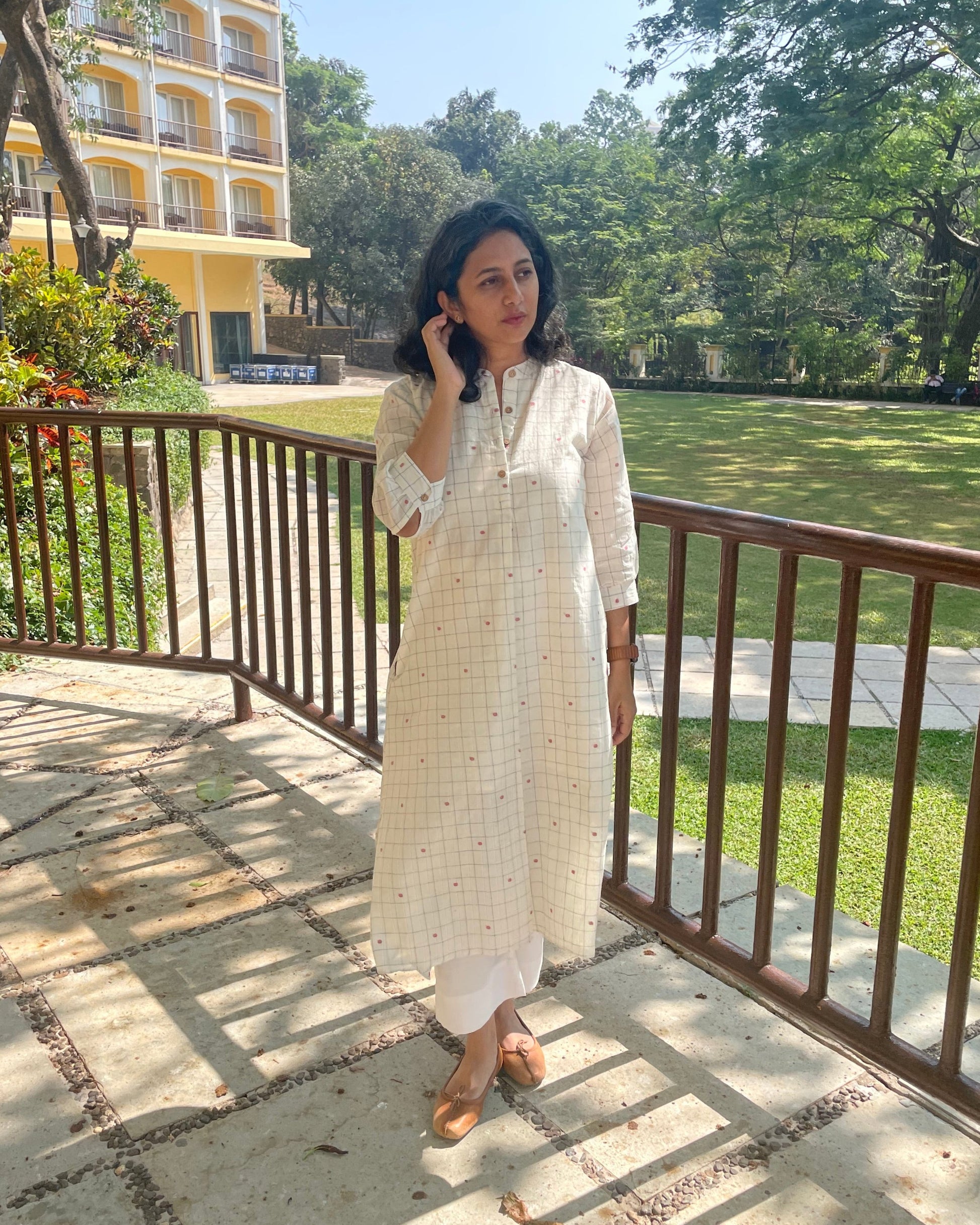 Shop now our handcrafted cotton handloom kurta. Super soft cotton fabric that provides comfort and elegance. This kurta has collar neck, sleeves and pockets on both sides.